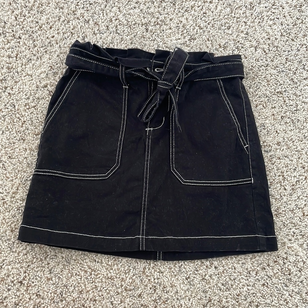 Black skirt with tie